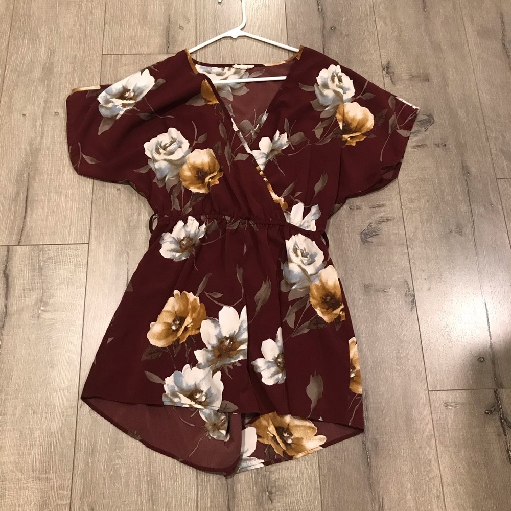 BURGUNDY FLORAL SHORT ROMPER SIZE LARGE